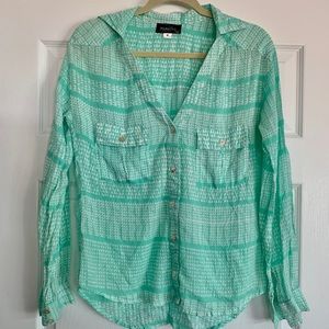 MANAOLA Womens M Collared Shirt